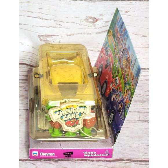 Vintage 1999 The Chevron Cars Casey Coupe Collectible - Features Eyes Move Side - Picture 7 of 16